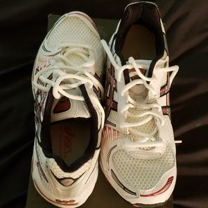 Oasics sneakers